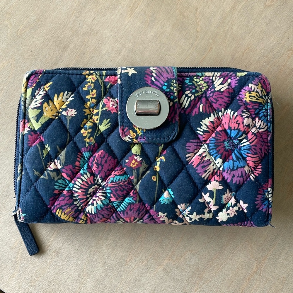 Vera Bradley Turnlock Wallet in Cotton
